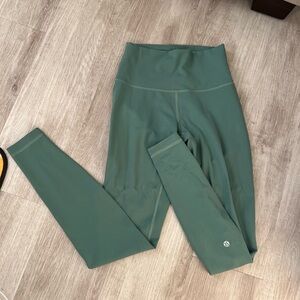 Lululemon wunder train contour fit